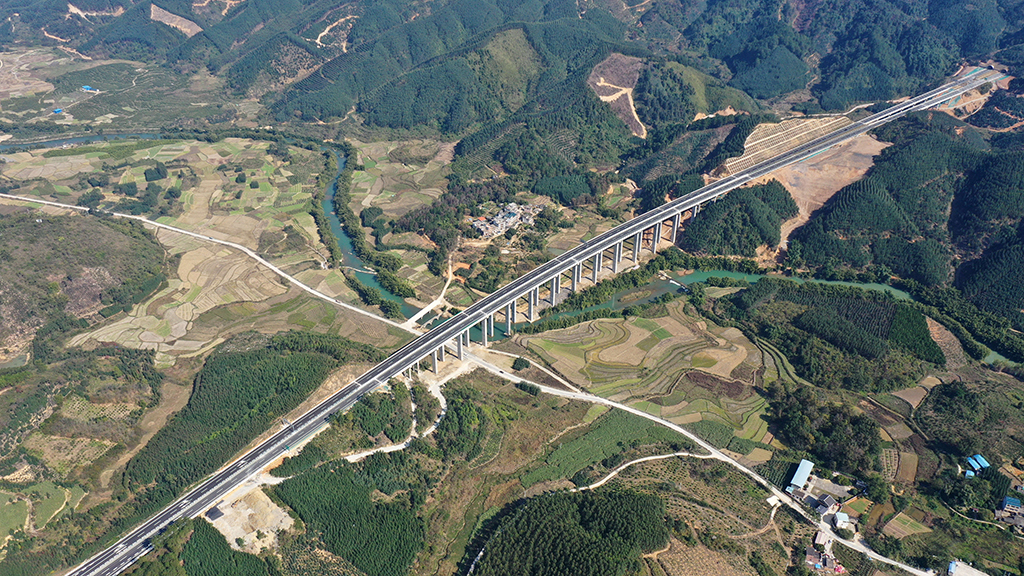 �V���ڰ���·�W(w��ng)���O(sh��)�����l(xi��ng)�����d