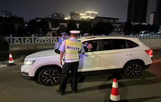 ���𽻾�֧���ĩ�_չ��ҹ�ΰ�Ѳ��������(y��n)����{�Є� 99������˾�C(j��)����W(w��ng)