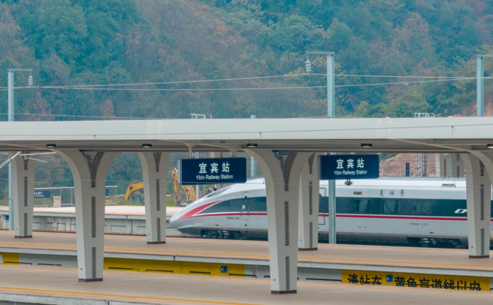 �}�Ӵ��� ���˸��F�����e�ܳ���ͨ���С����ٶȡ�