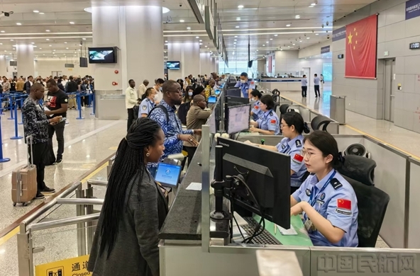 �֖|�C(j��)��(ch��ng)�ڰ������ԁ�(l��i)���뾳�ˆT��ͻ��2000�f(w��n)�˴�