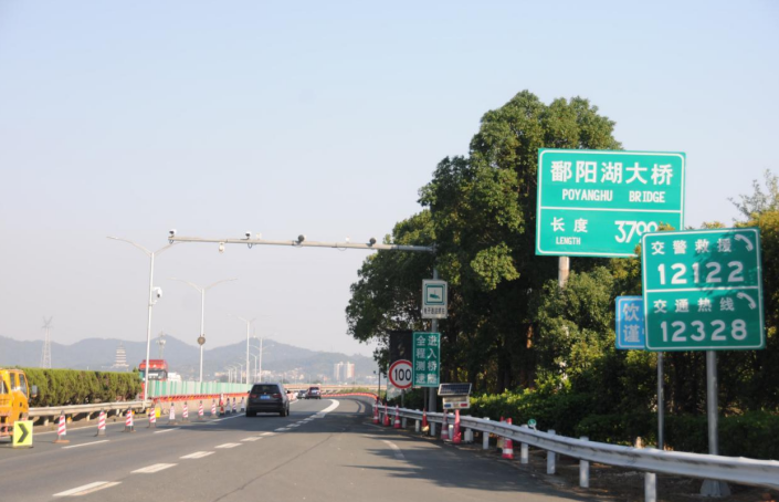 ���ف��ˣ��������Ÿ�����������120����/С�r(sh��)��۶ꖺ����������100����/С�r(sh��)