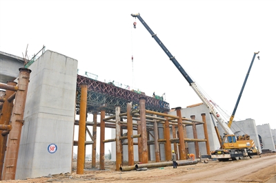 ��տ�F·�(y��ng)��վ�������s�M(j��n)�� վ��(ch��ng)�������ڱ��µ���ͨ