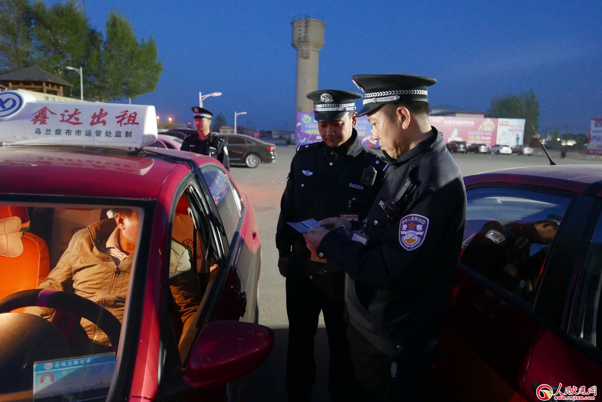 �a���F���_չ���(xi��ng)�ЄӴ_���܃�(n��i)��ȫ��(w��n)��