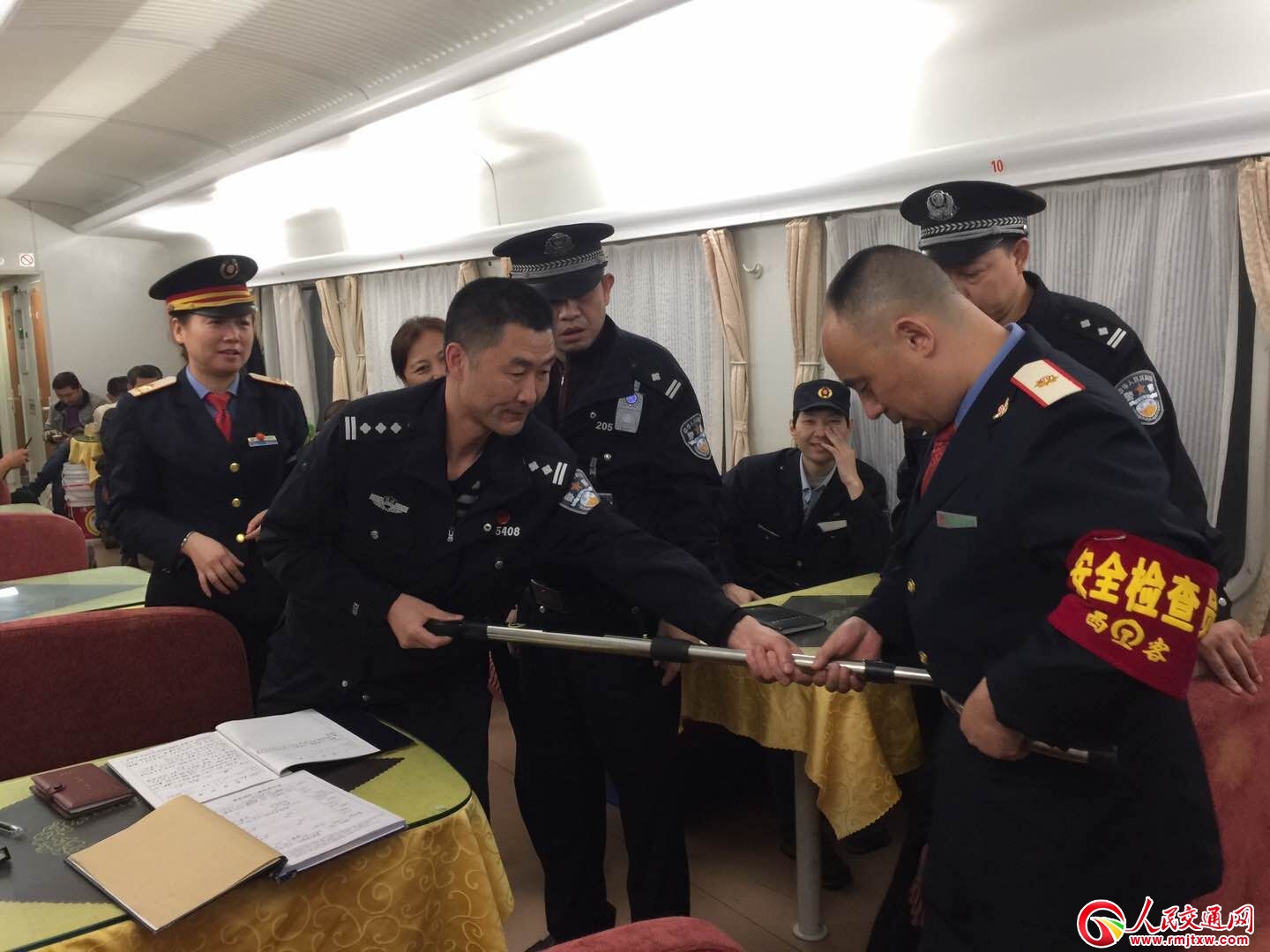 �����F·���������\�α��V܇꠾����M���o��ʮ�Ŵ�