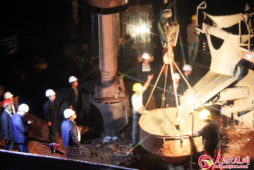 �����dȪ�F·�d�����׸������ɹ���ע