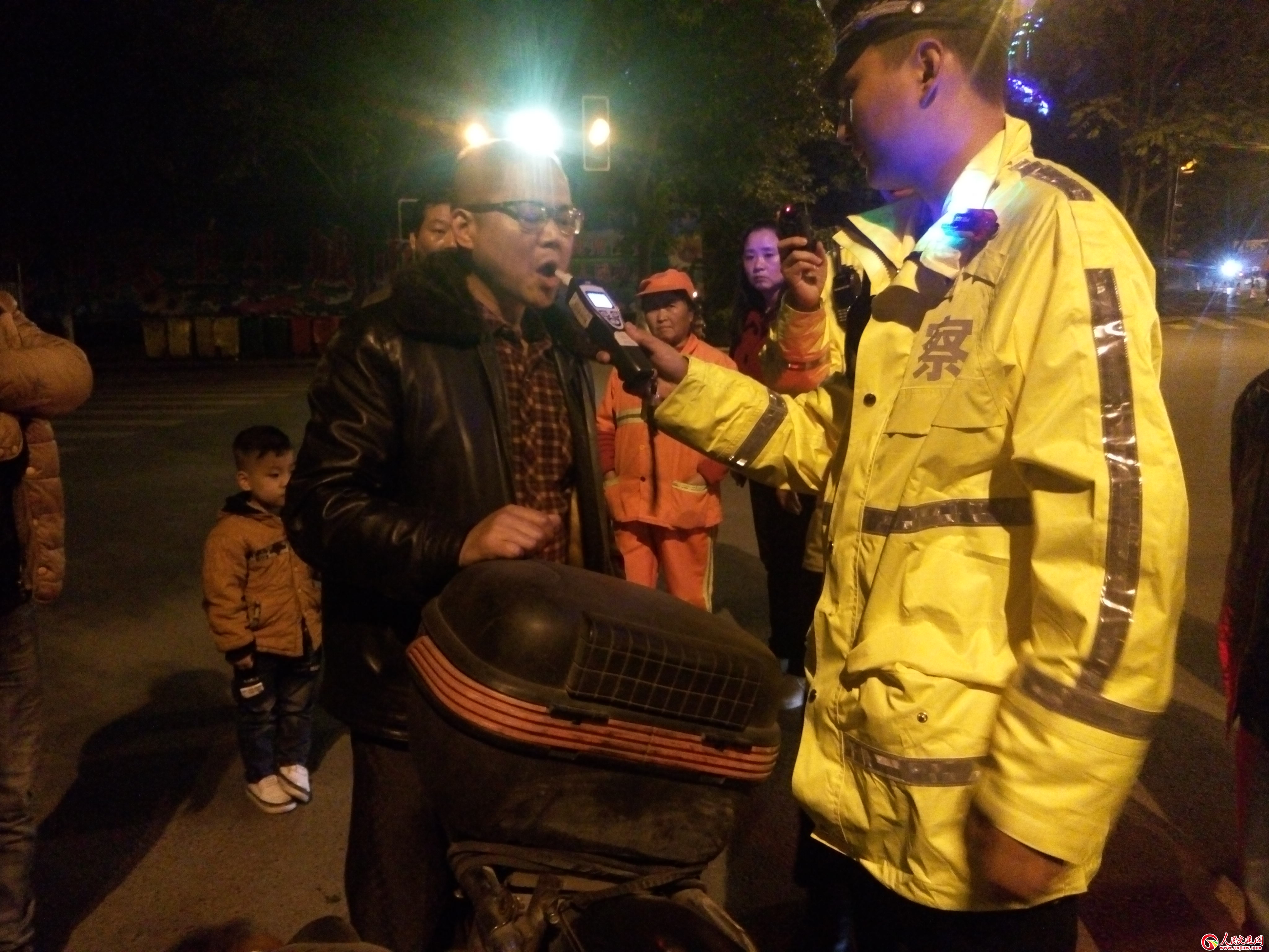 �Ĉ�����(ji��n)��(zh��n)   �Ĵ��VԪ���������ϸ���