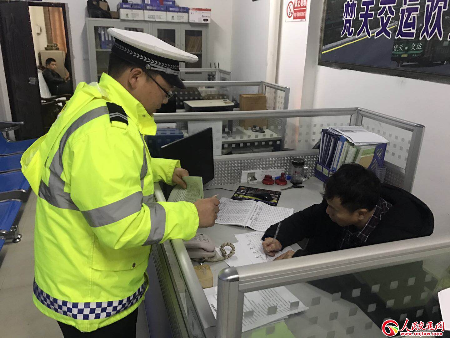 �F�ݽ��ڽ�������B�m(x��)����\��I(y��)�l(f��)����(y��n)�������\��ȫ��