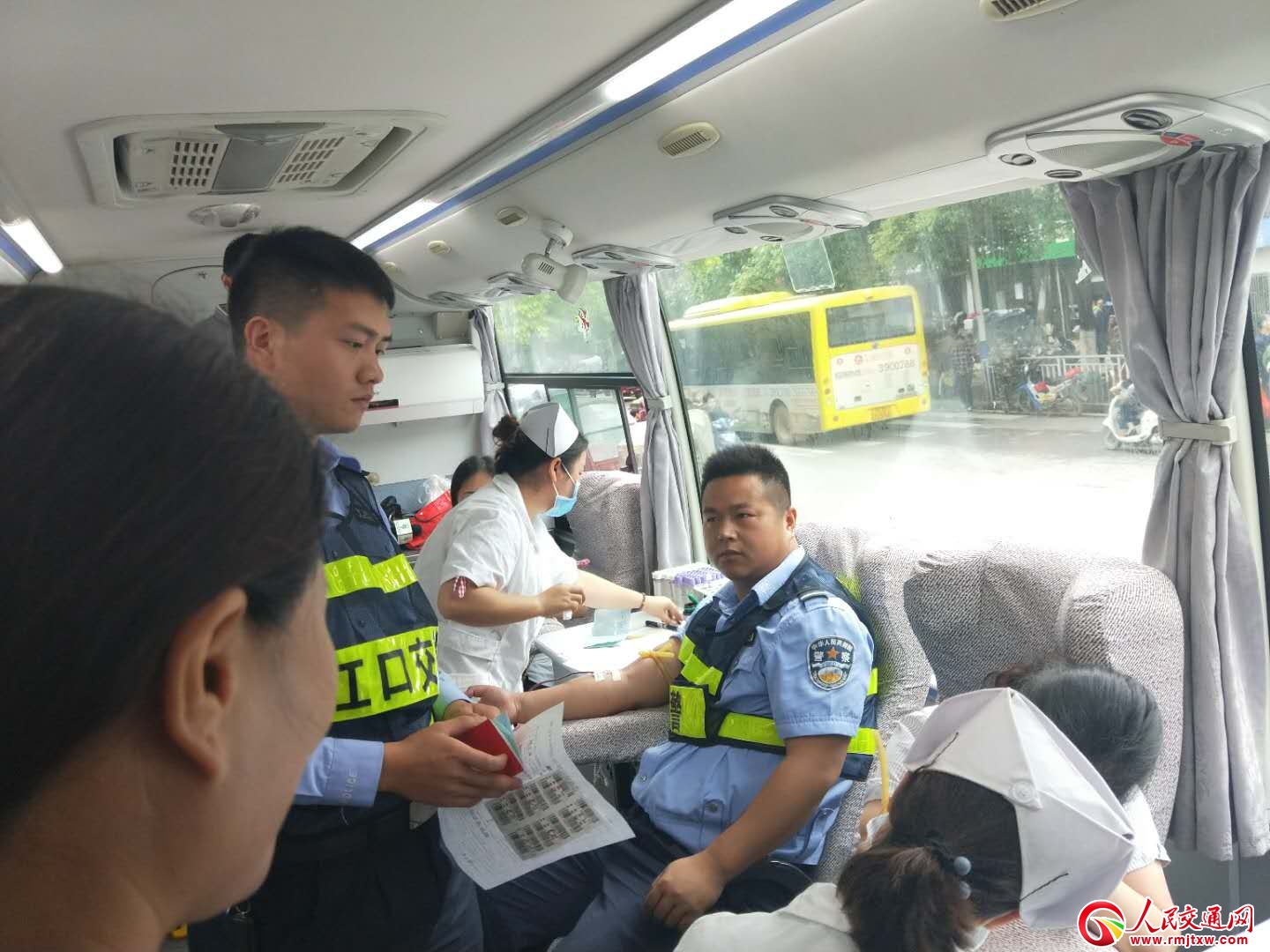 �F�ݽ��ڽ����M�F���ӟo���IѪ���