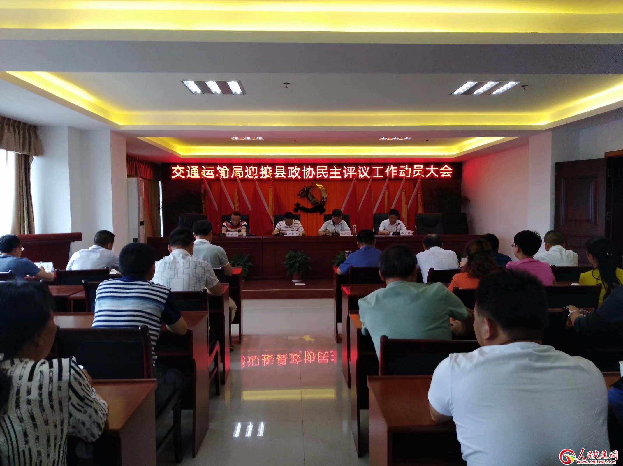 ���f(xi��)�f��hί�T������ͨ�\ݔ�������u�h���_�Ļ