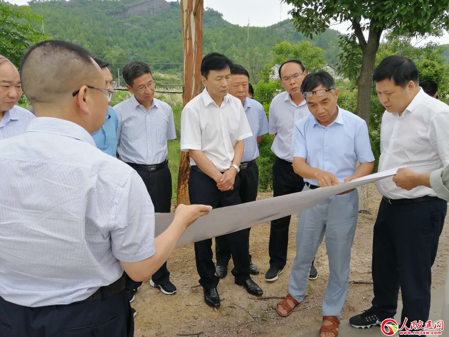 ����ʡ��ͨ�\ݔ�d�hί��ӛ���ۺ��{(di��o)�Ќ���·��h(hu��n)�����κ͹�·���O(sh��)����