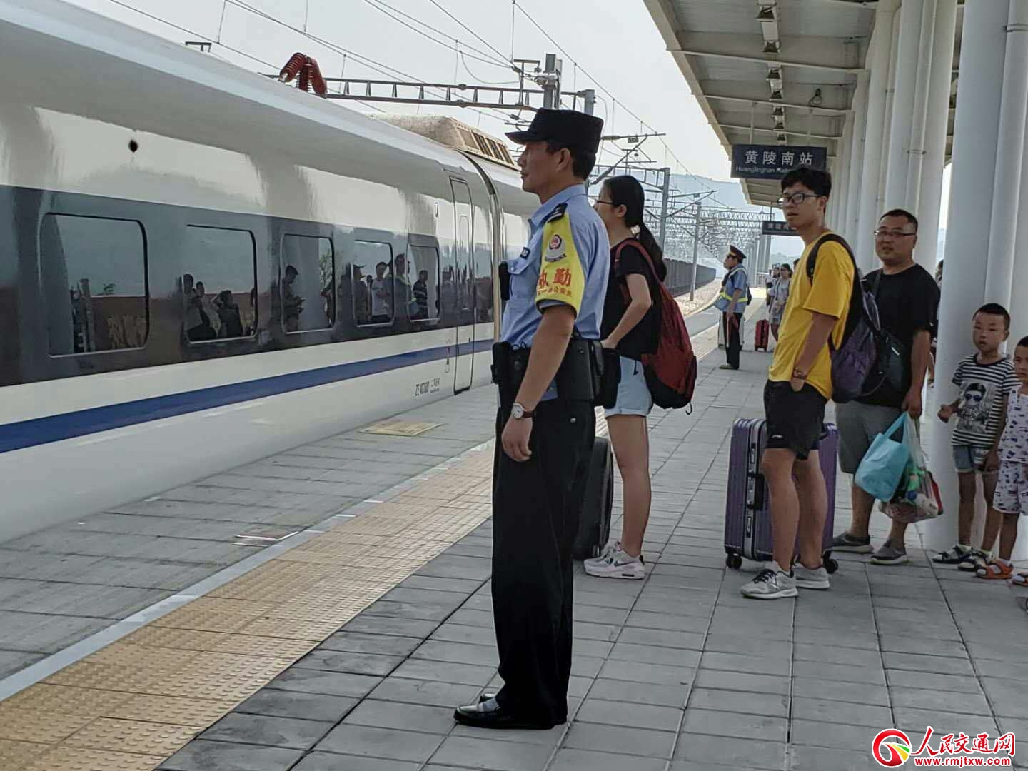 �Ӱ��S���F����벢�eӭ��(zh��n)ʮһ�S���ܿ����߷�