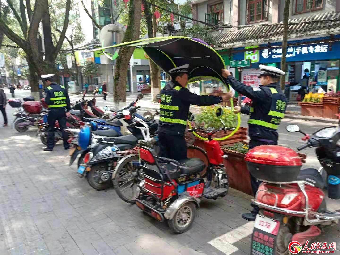 ����ʡͨ�����oĦ��܇�pؓ �����Є��M�Еr