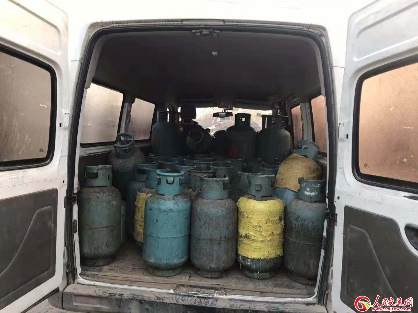 ������Ĳ������@һ�v����·���_�µġ�ը����܇