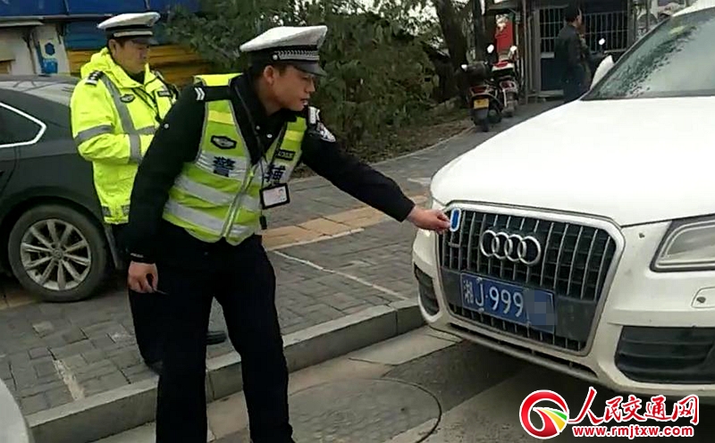 ���ϳ���Ů�Ӵ�đ׃̖�� ������(y��n)��]����