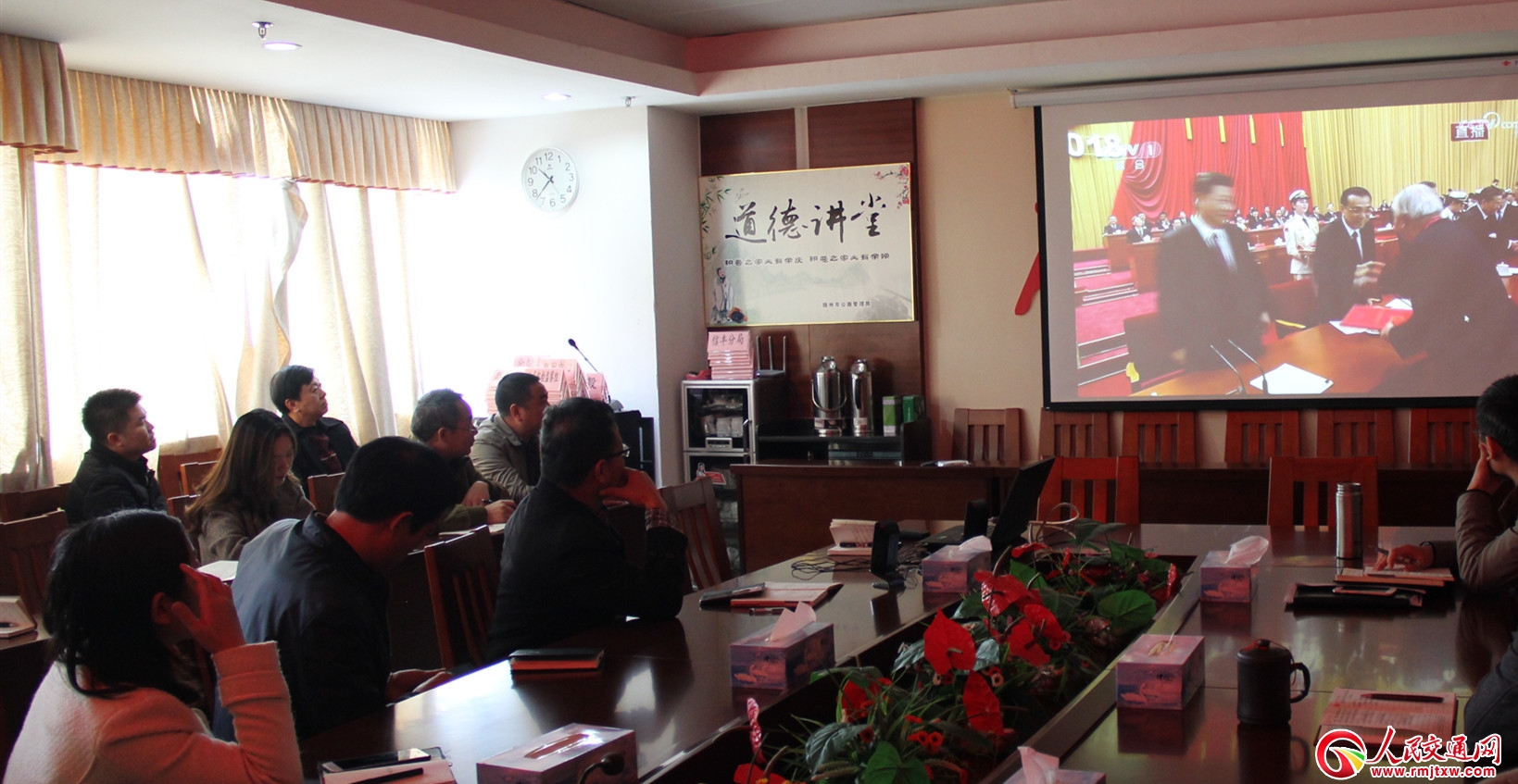 �����M���й�·������ȫ�w�ɲ����e�O�� (t��ng)�տ��cף�ĸ��_(k��i)����ʮ������(hu��)