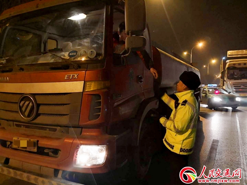 ɽ�|�Ͳ����������C��ʩ�� Ԫ��С�L��ȫ�е�·��ͨ��ȫ����