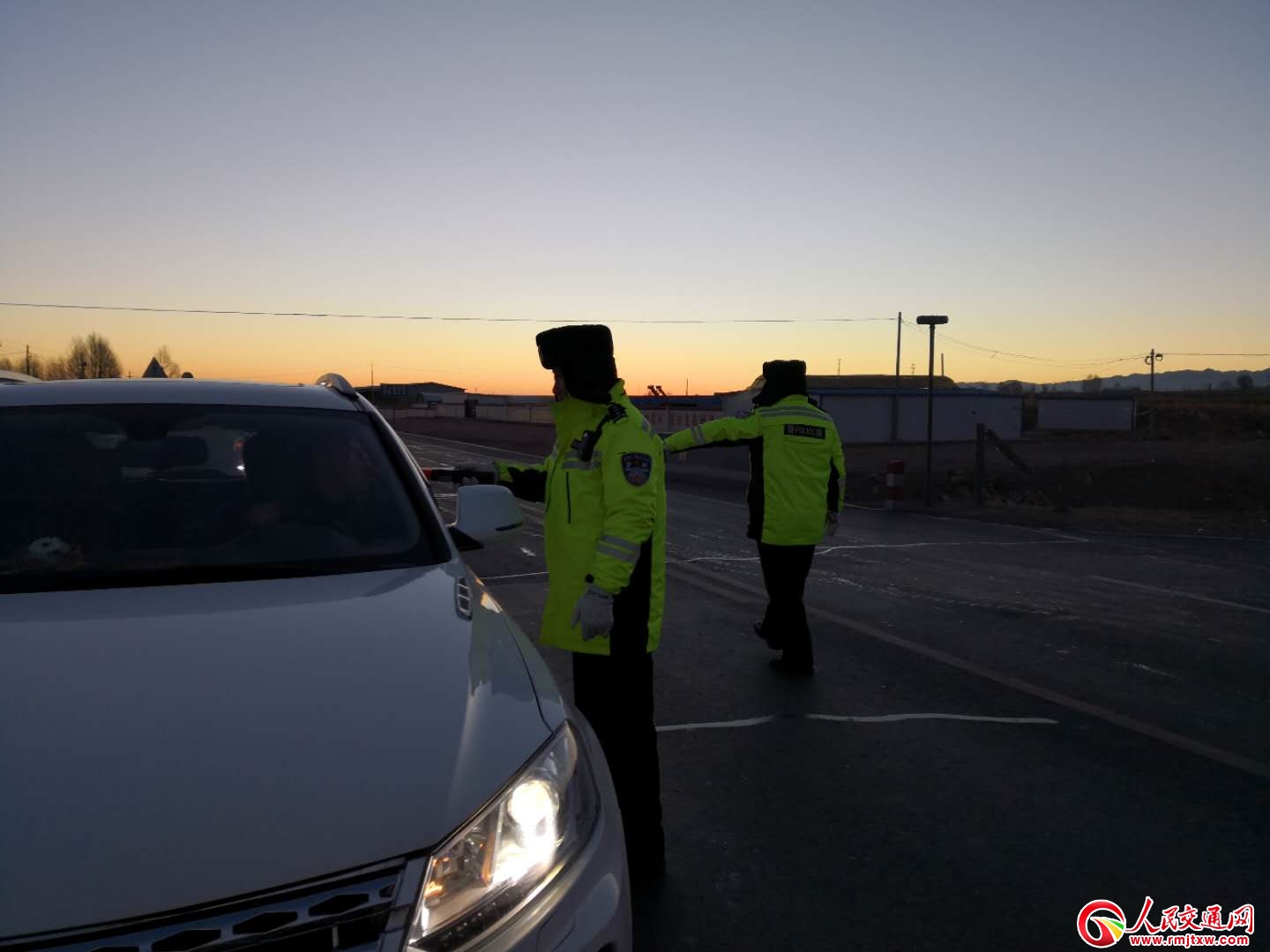 ���C���������賿��� ȫ���A��������·��ͨ�¹�