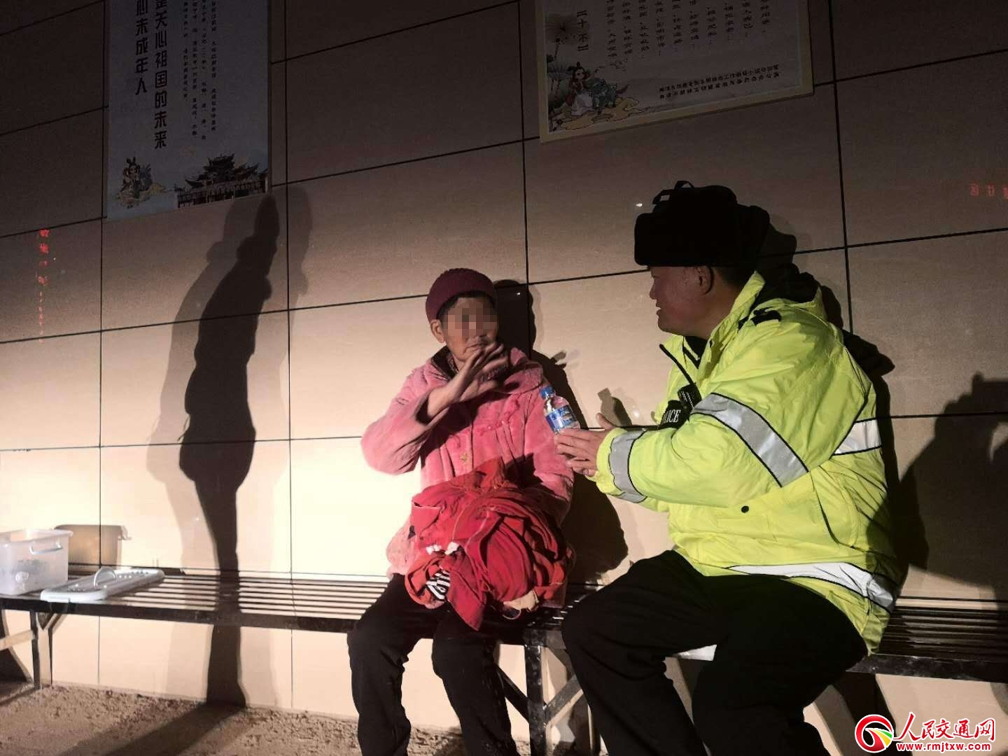 �������������ͽo�@λ���˵ġ�Ԫ���Y���ЈF(tu��n)�A