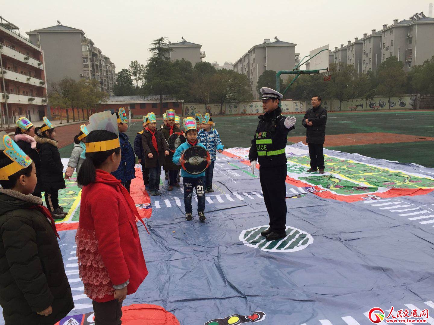 �����Sʯ�۽������M(j��n)У�@���W(xu��)���龰ģ�M�w򞽻ͨ��ȫ