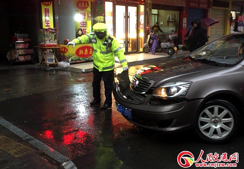 ���ϳ��½���ֱ��һ����o���J(r��n)����؟(z��)�����茧(d��o)��ͨ