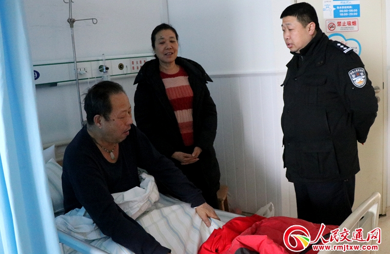 ���ϳ��½���ֱ��һ���(du��)�I(l��ng)��(d��o)ο������סԺ������