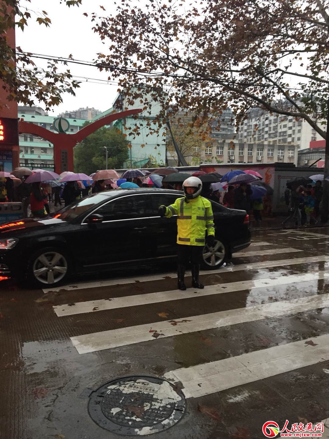 �����Sʯ�۽�������վ�ú���ǰ���һ�ࡰ�o(h��)�W(xu��)����