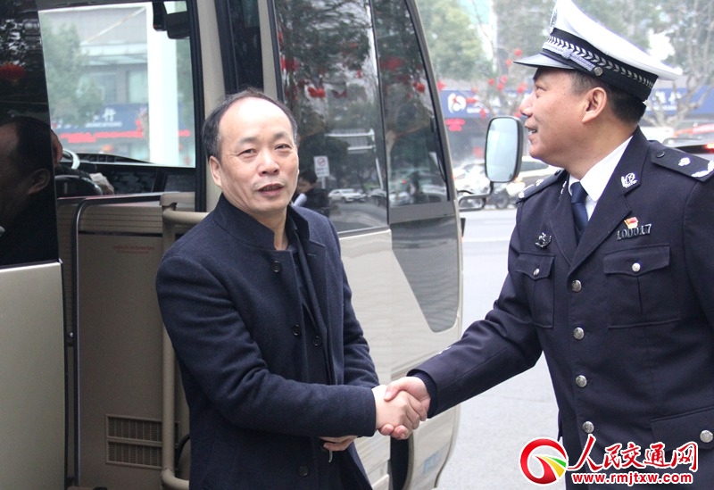 ����ʡ�����������I(l��ng)��(d��o)�´�֮�Hο��(w��n)һ��������ͨ��