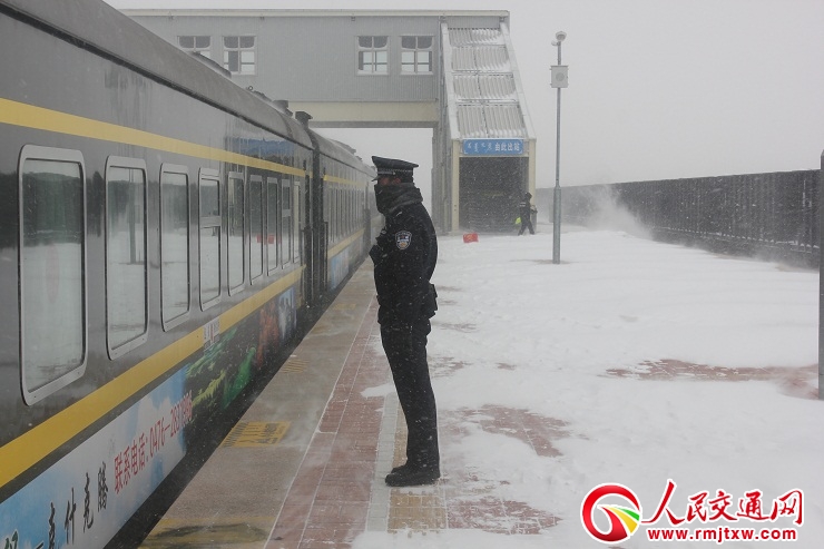 ��(n��i)�ɹ��a���F���e�O��(y��ng)��(du��)��ѩ���