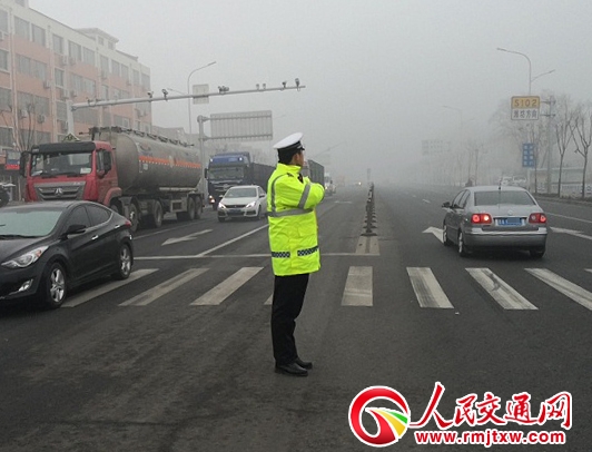 ɽ�|�Ͳ������������ô��F��ɫ�A������Ⱦ����µ�·��ͨ�ܿع���