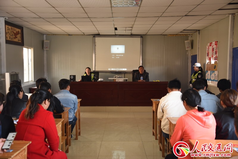 ��������մ�潻���M���_(k��i)չ������ͨ�M(j��n)�{�����傀(g��)һ�������������(d��ng)