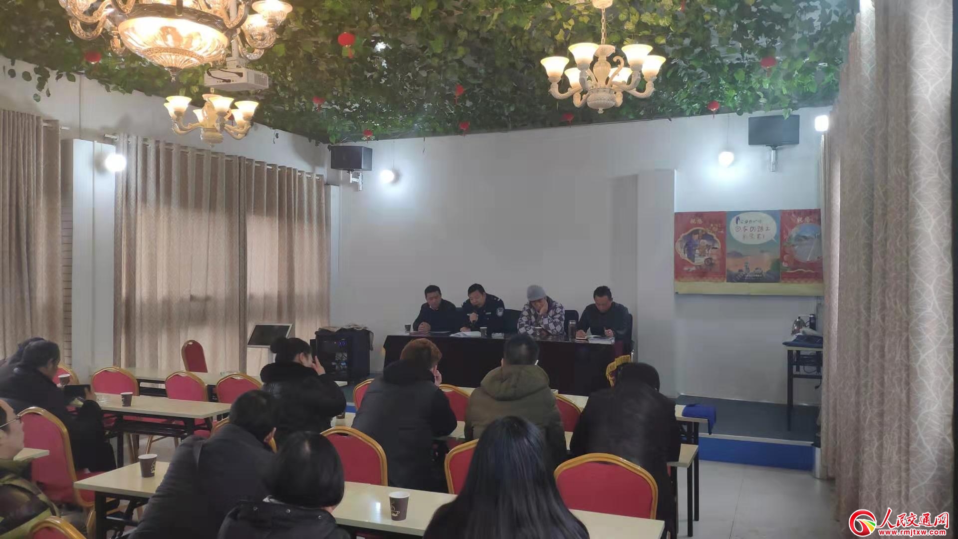 ��������ɽ������M(j��n)��̩������ʿ�ӏ�(qi��ng)��ͨ��ȫ���R