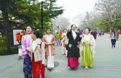 �p�����h�����γ��L(f��ng)�� �h����С�����ռ�߀�ж��h(yu��n)