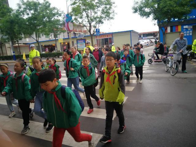 ��ˮ��������վ���o�W������У�@��߅��ͨ��ȫ����