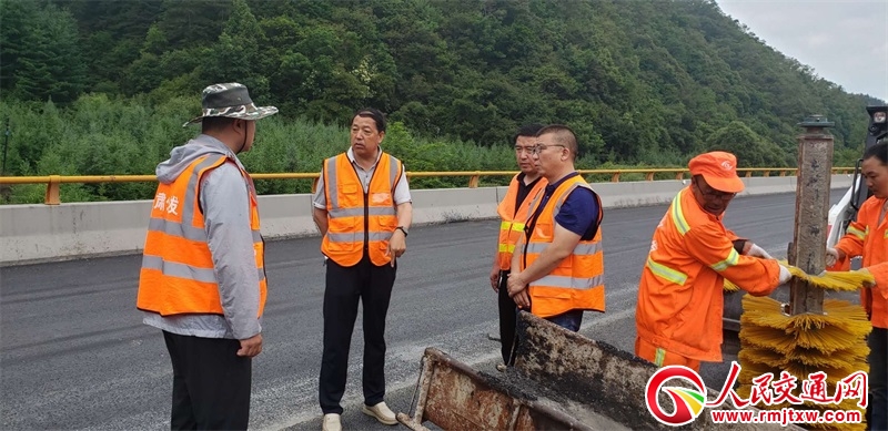 ���C��ˮ��·�ֶ�������Ļ���(ji��)ǰ���ٹ�·��ȫ��������