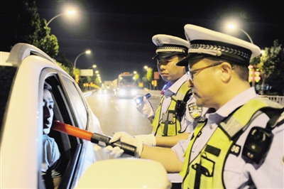 ���fɽͤ�_չ��ͨ��ȫ���� ҹ����{���[��