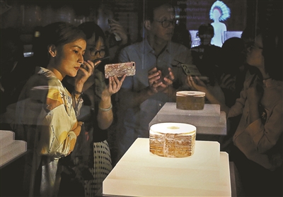 ��Խ���A������ǧ�� ȥ�ʌm����侹匚