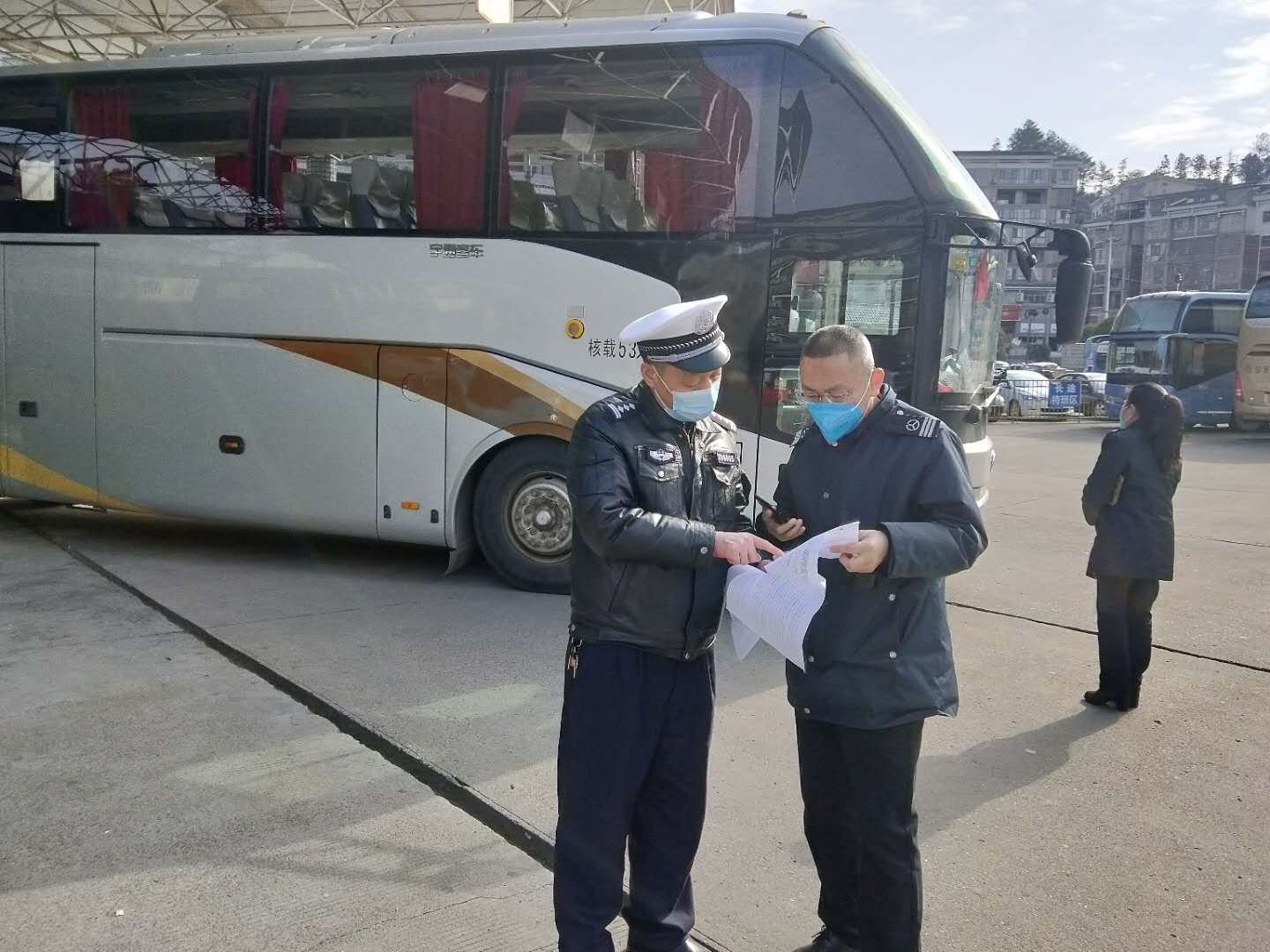 ͨ��������벢�e������(f��)����(f��)�a(ch��n)