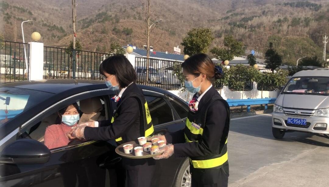 �e������ �c��(��i)ͬ��  ������Ͷ��������˾����(li��n)�W(w��ng)+����ֱ�����c�������ˡ���(gu��)�H�DŮ��(ji��)