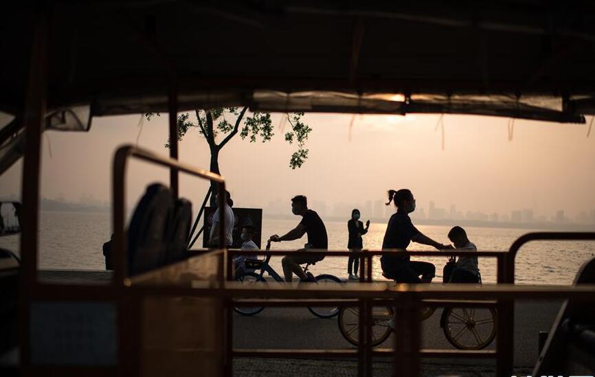 ��������һ�����ڹ��Ӵ��ο�735�f(w��n)�˴�