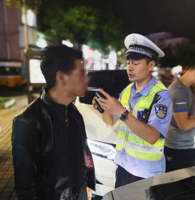 ���ϰ��l(xi��ng)������ʮ���Є�(d��ng)�ٳ���ȭ һ�ղ�̎��ͨ�`���О��300��