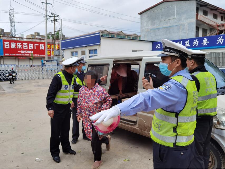 7�����܇���M15�ˣ�ɽ�|������@�ӱ���������܇��