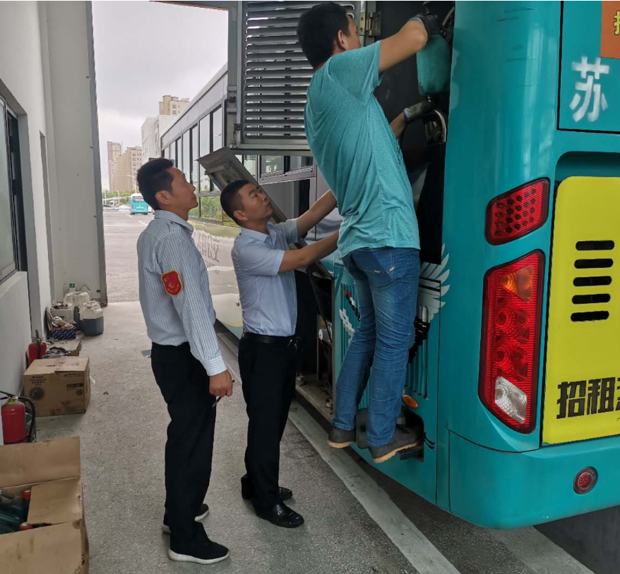 ��ͨ���\(y��n)ͨ�ݕ��й���882܇�(du��)�_չ�ļ�܇�v���(xi��ng)�z��