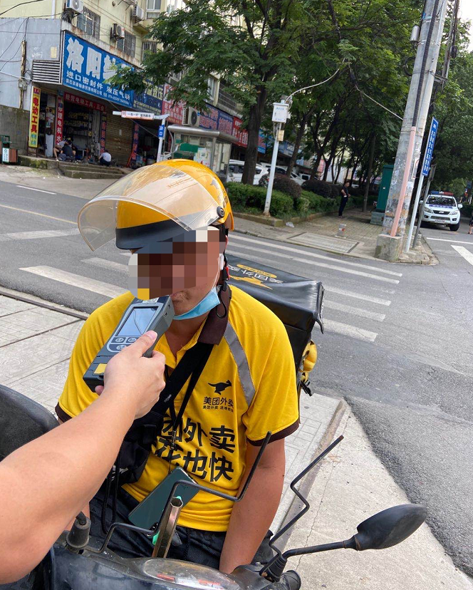 �����Sʯ�����uС�����{�Ͳ� ·�������o�α���