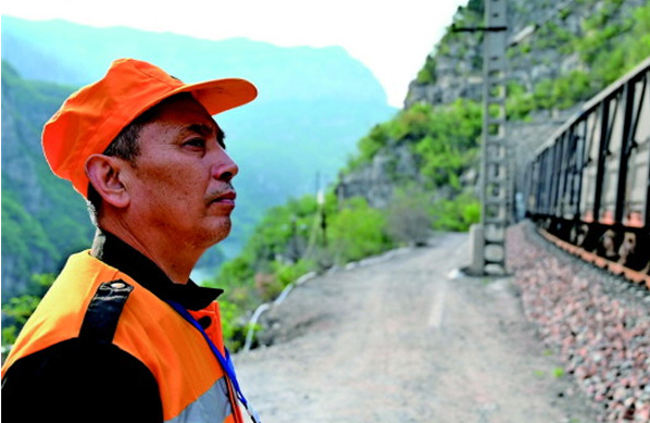 �F·���o�ߣ������۽𾦡���Σʯ