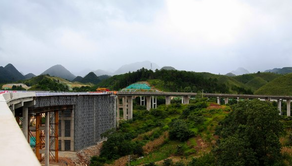 �F�ݣ���(chu��ng)��Ʒ�|(zh��)��· ������(j��ng)��(j��)�l(f��)չ