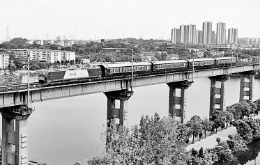 ����������܇������ھ����F·�Ž��L�������