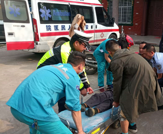 ���ϰ��l(xi��ng)�������٠I���¹ʂ��T��ȡ���F���Εr(sh��)�g