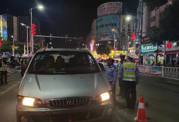 ���ϵ��h��������һ����̎�����{23��