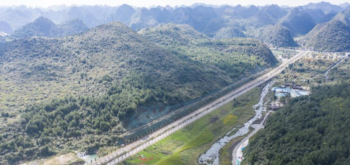 ��ͨ�\ݔ�����Mһ����ȫ���ơ��ĺ��r(n��ng)��·�����|(zh��)���l(f��)չ�wϵ