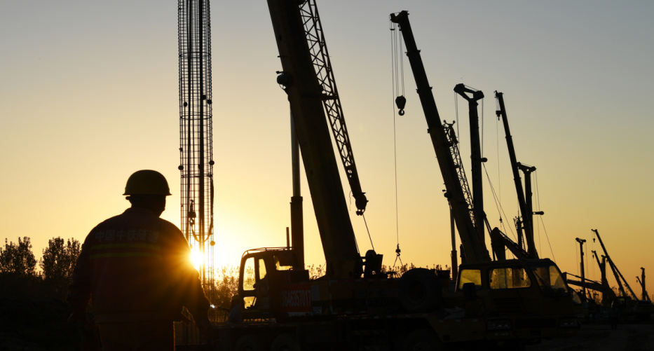 ����(j��)�F·��ɽ�|�Σ�����ʩ���߳�